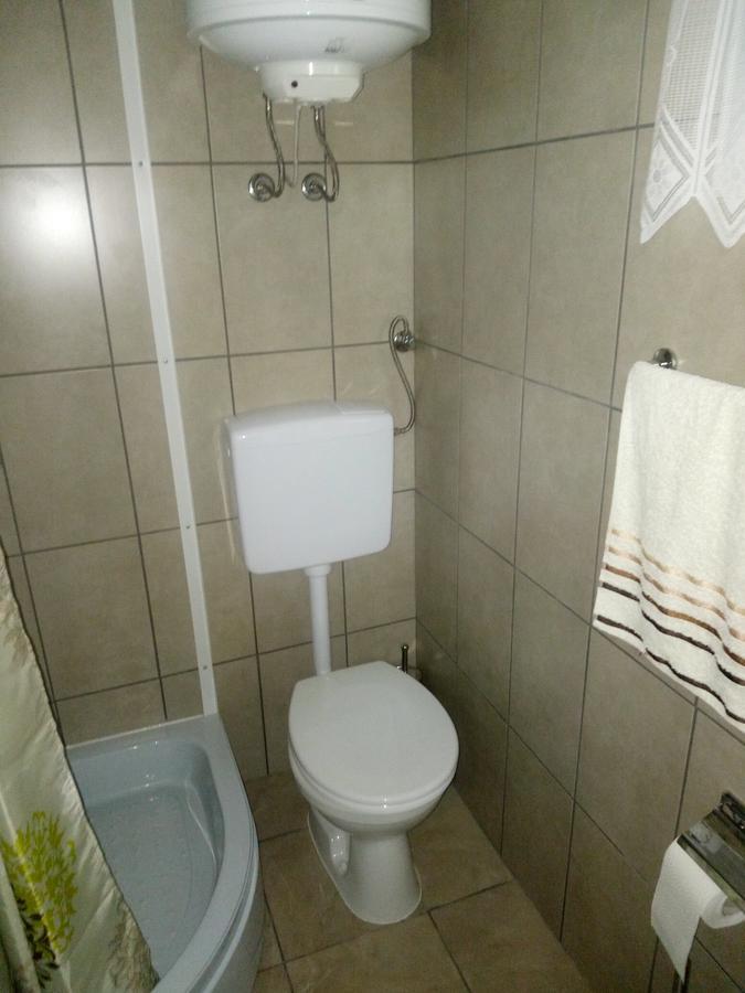 Pansion Laktaši Hostel Bagian luar foto