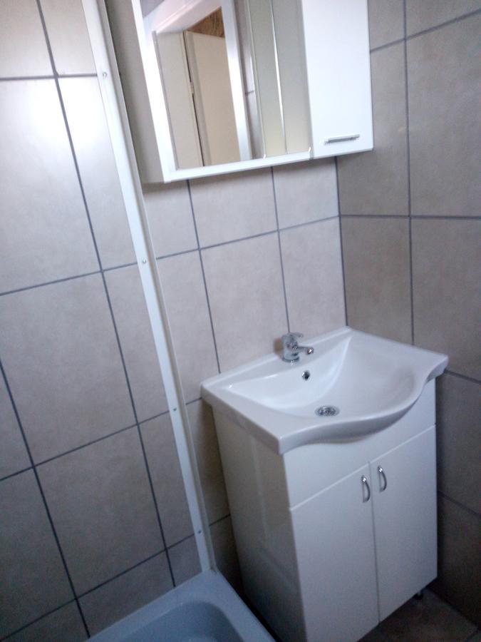 Pansion Laktaši Hostel Bagian luar foto
