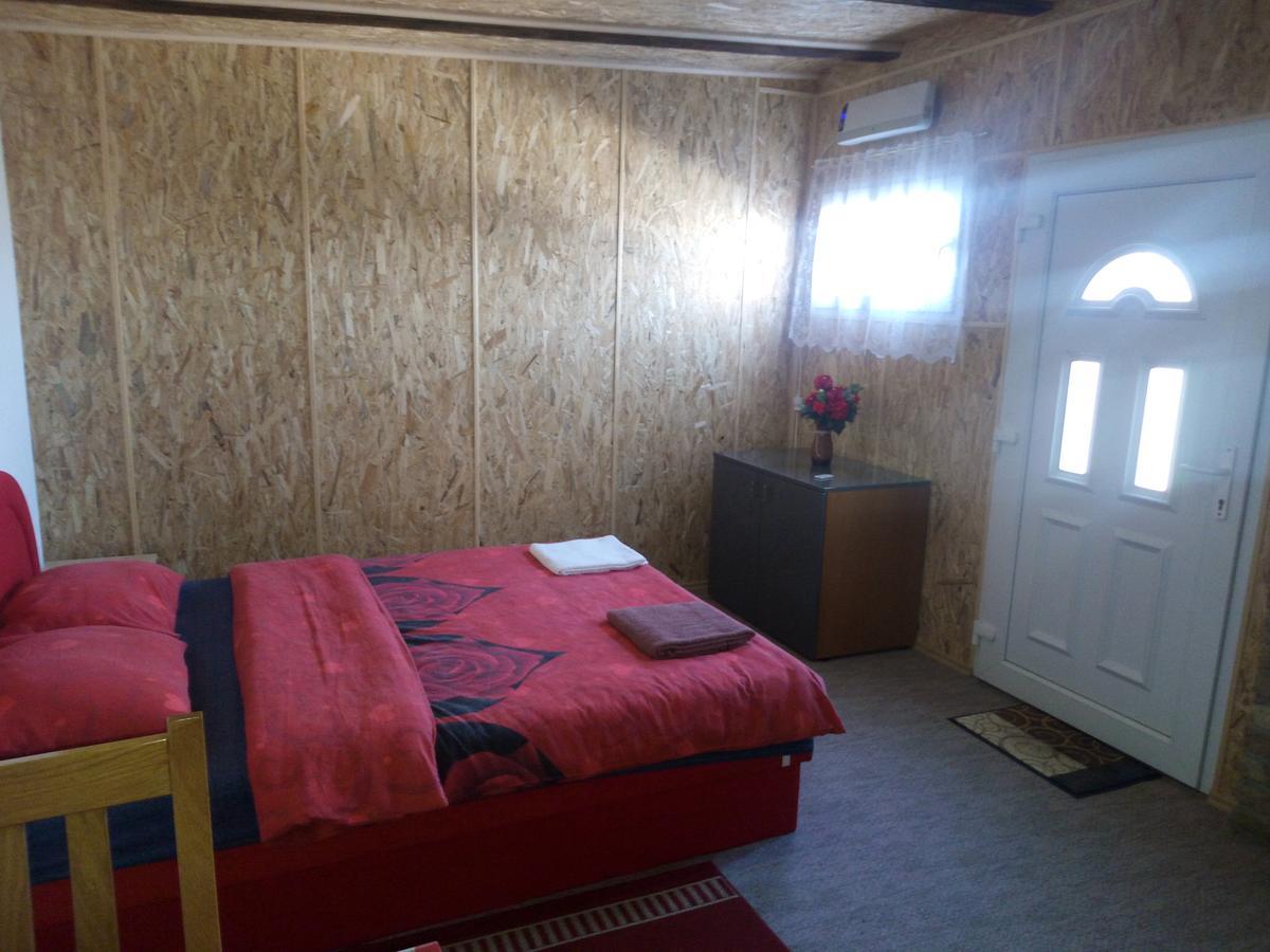 Pansion Laktaši Hostel Bagian luar foto
