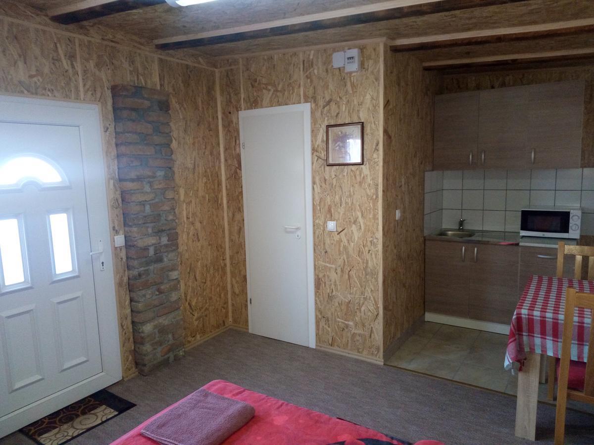 Pansion Laktaši Hostel Bagian luar foto