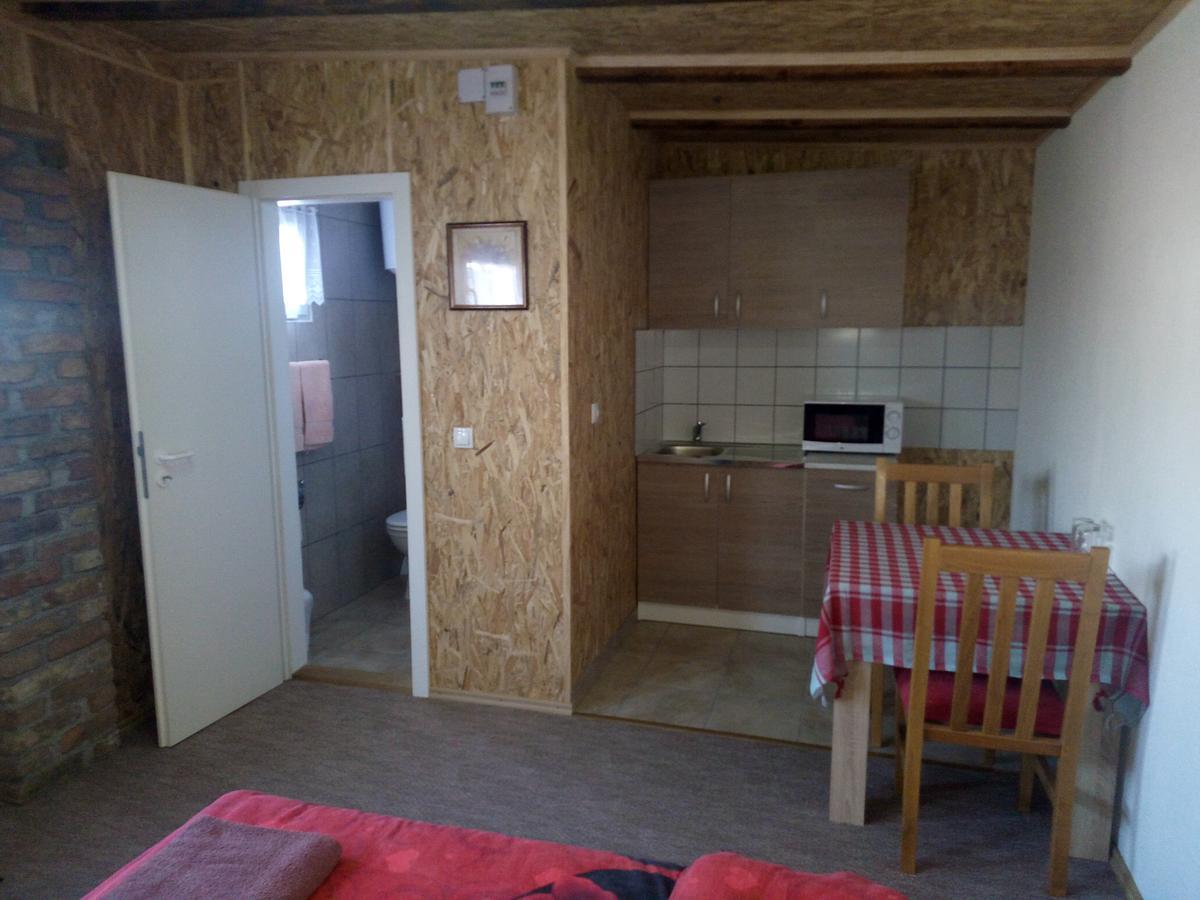 Pansion Laktaši Hostel Bagian luar foto