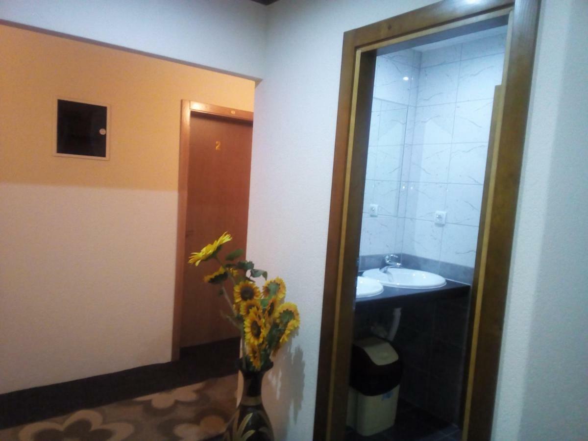 Pansion Laktaši Hostel Bagian luar foto